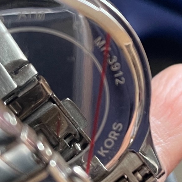 MICHAEL KORS SLIM RUNWAY MK3912 STAINLESS STEEL QUARTZ WOMEN WATCH - Picture 5 of 10